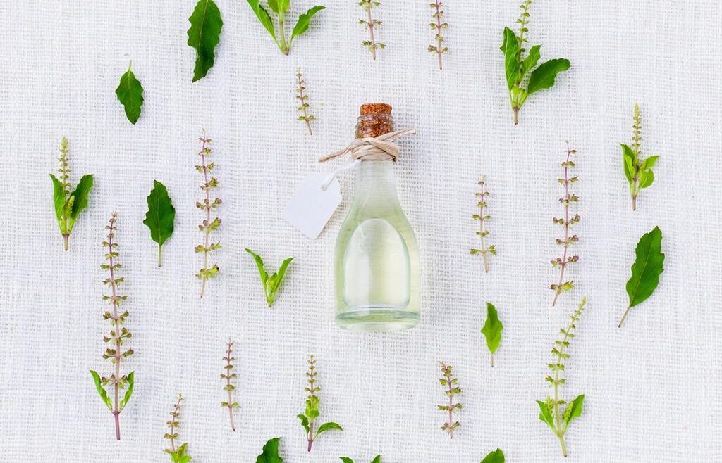 In a skincare world crowded with harsh actives and quick-fix trends, AKAR Skin (often styled as akarskin) stands out for a quieter but more foundational mission: feed the skin like a living ecosystem. The brand describes its approach as “breathable skincare,” pairing plant-based potency with modern formulation science to support the skin barrier, soothe sensitivity, and promote long-term radiance.