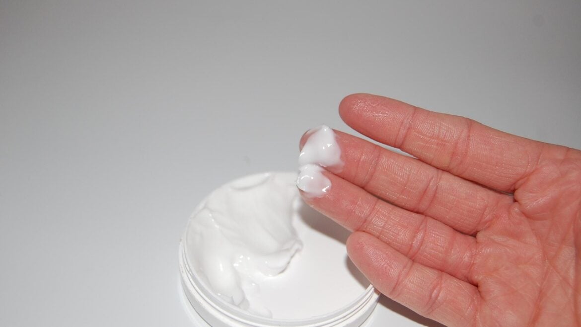 When it comes to skincare, it can be hard to separate the hype from the reality. With endless options on the market, it’s easy to feel overwhelmed by the flood of claims, ingredients, and price tags. Enter Brandefy: an app designed to help consumers discover affordable alternatives to expensive skincare products, without compromising on performance.