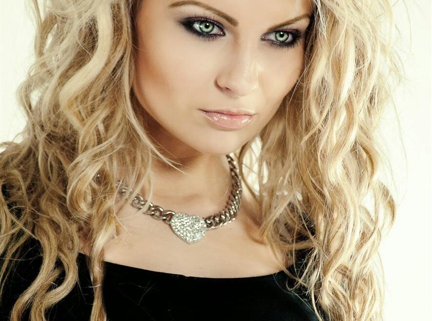 Beautiful hair has the power to transform confidence, elevate personal style, and create endless styling possibilities. For those seeking premium-quality hair extensions that blend seamlessly with natural hair, SWAY Hair Extensions has become one of the UK's leading names in luxury hair enhancement. Combining exceptional craftsmanship, premium Remy human hair, and innovative extension technology, SWAY offers solutions for anyone looking to add length, volume, or a touch of glamour to their everyday look. With a commitment to quality, customer satisfaction, and professional-grade products, SWAY has earned the trust of beauty enthusiasts, hairstylists, and influencers alike. From clip-in extensions to professional salon application methods, the brand provides a wide range of options designed to suit different lifestyles, hair types, and styling goals.
