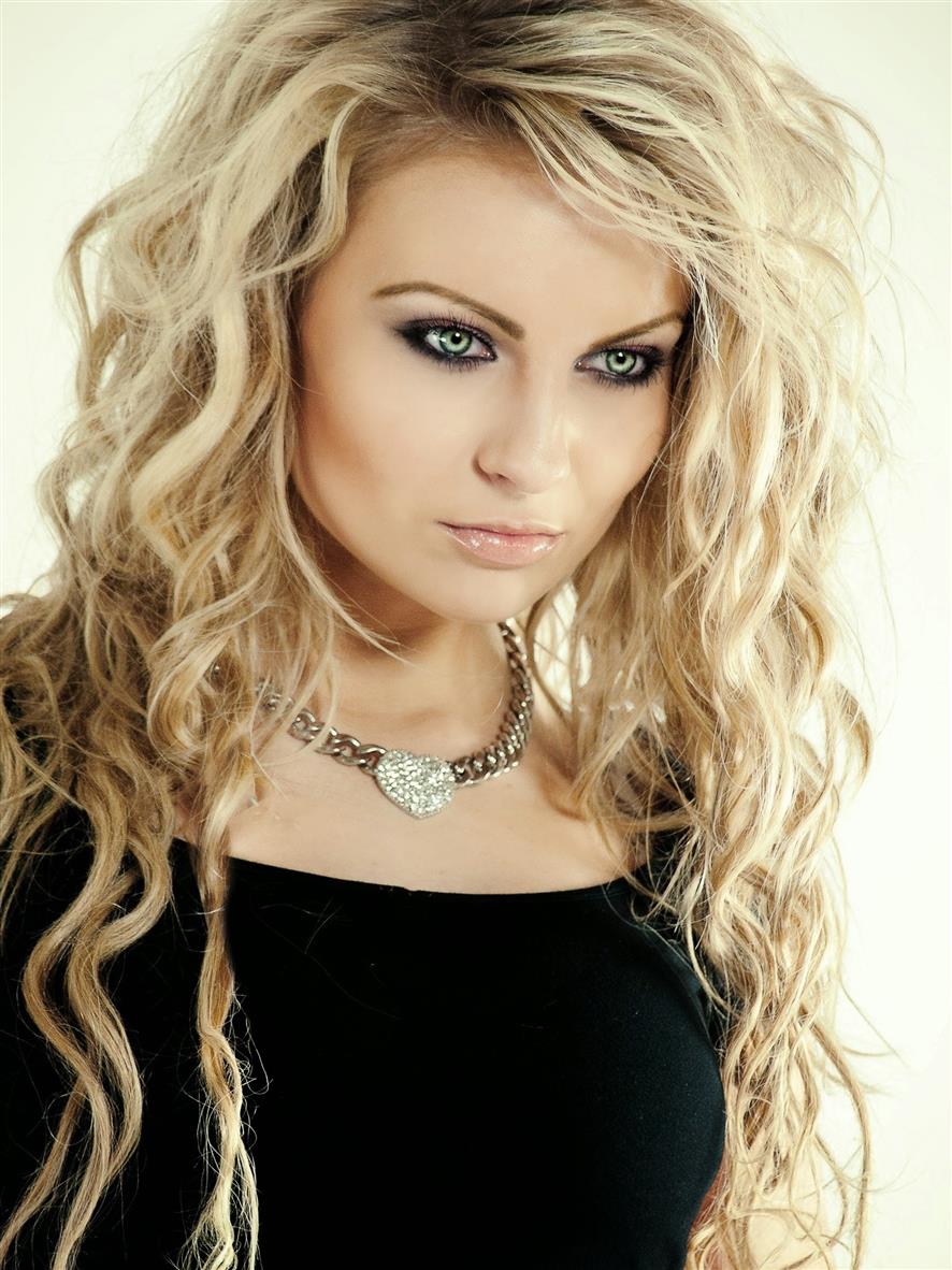 Beautiful hair has the power to transform confidence, elevate personal style, and create endless styling possibilities. For those seeking premium-quality hair extensions that blend seamlessly with natural hair, SWAY Hair Extensions has become one of the UK's leading names in luxury hair enhancement. Combining exceptional craftsmanship, premium Remy human hair, and innovative extension technology, SWAY offers solutions for anyone looking to add length, volume, or a touch of glamour to their everyday look. With a commitment to quality, customer satisfaction, and professional-grade products, SWAY has earned the trust of beauty enthusiasts, hairstylists, and influencers alike. From clip-in extensions to professional salon application methods, the brand provides a wide range of options designed to suit different lifestyles, hair types, and styling goals.